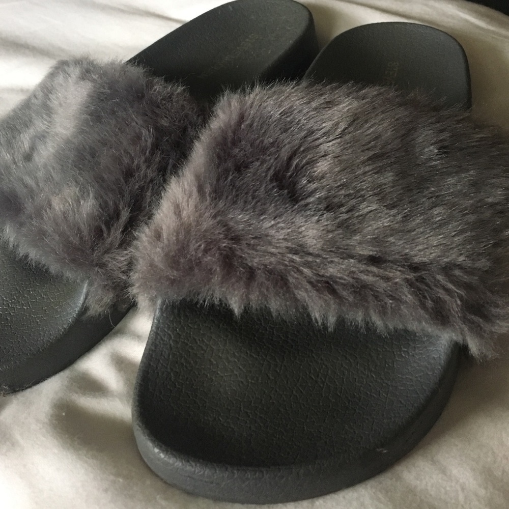 Steve Madden Furry Slides